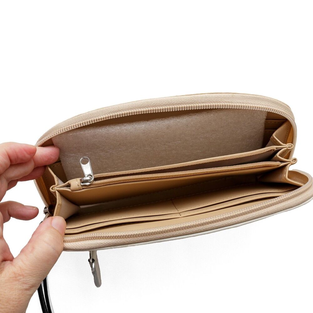 Nine West Zip Around Wristlet Wallet White Light Beige Trim - Back Zip Pocket - Picture 3 of 6